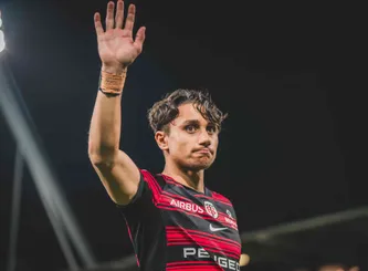 Ange Capuozzo salue le public