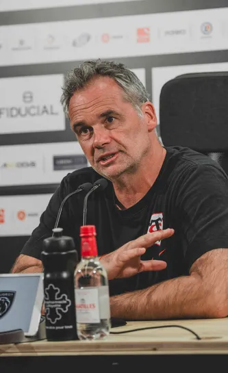 Ugo Mola en conference de presse