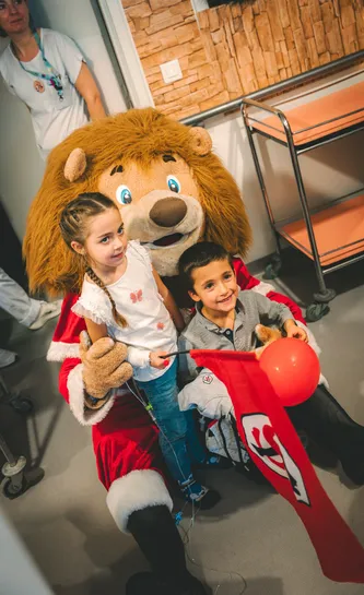 Opération à l'hôpital des enfants 25/26