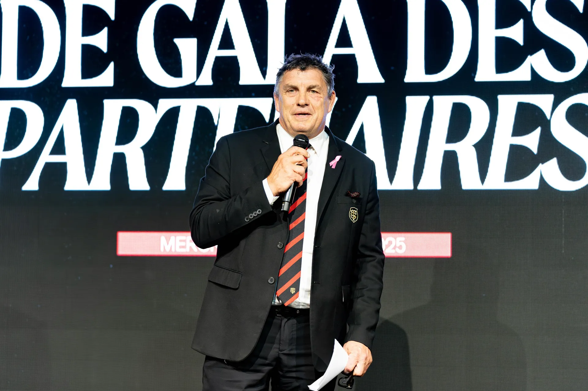Didier Lacroix présentant le label RSE Engagé à la soirée des partenaires 25/26