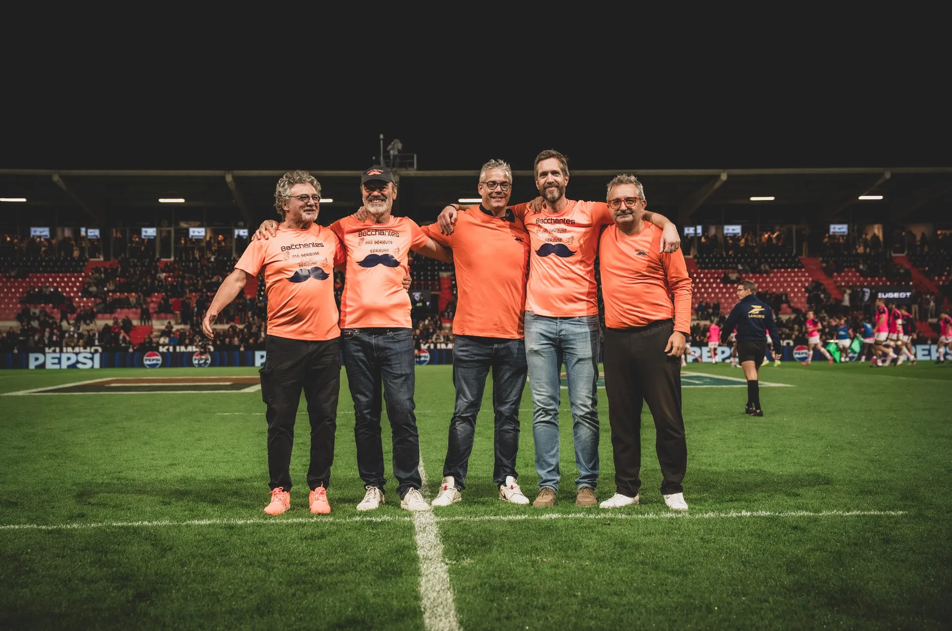 Association Les Bacchantes pour Movember à l'avant match ST-SFP 25/26