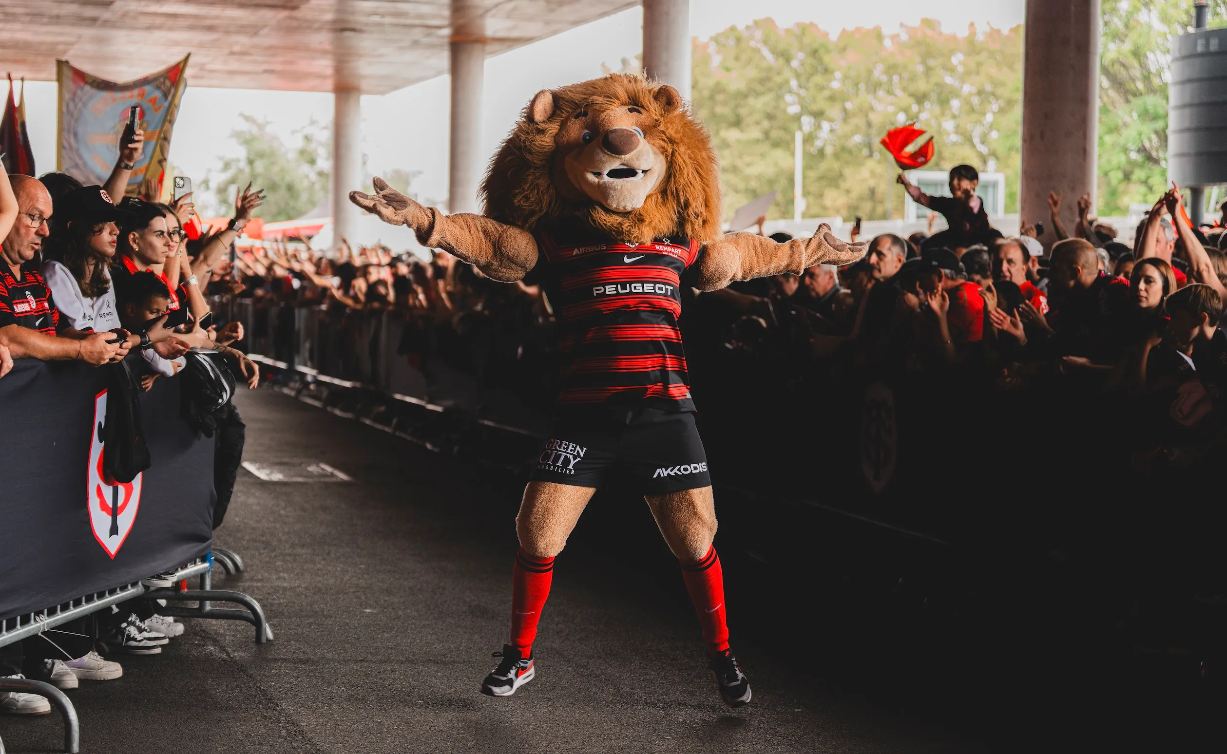 Ovalion célébrant l'arrivée des joueurs lors du match Stade Toulousain Castres Olympique pour la 4ème journée de la saison 2025/2026 du Top 14.
